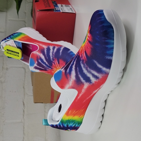 Sketches Go Walk Joy Fun Energy Tie Dye Slip-On Shoe - Picture 3 of 8